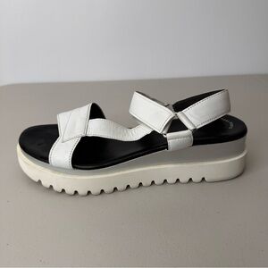 Gabor Flatform Sandals Women's US Size 9 White Silver Hook Latch Close Shoes